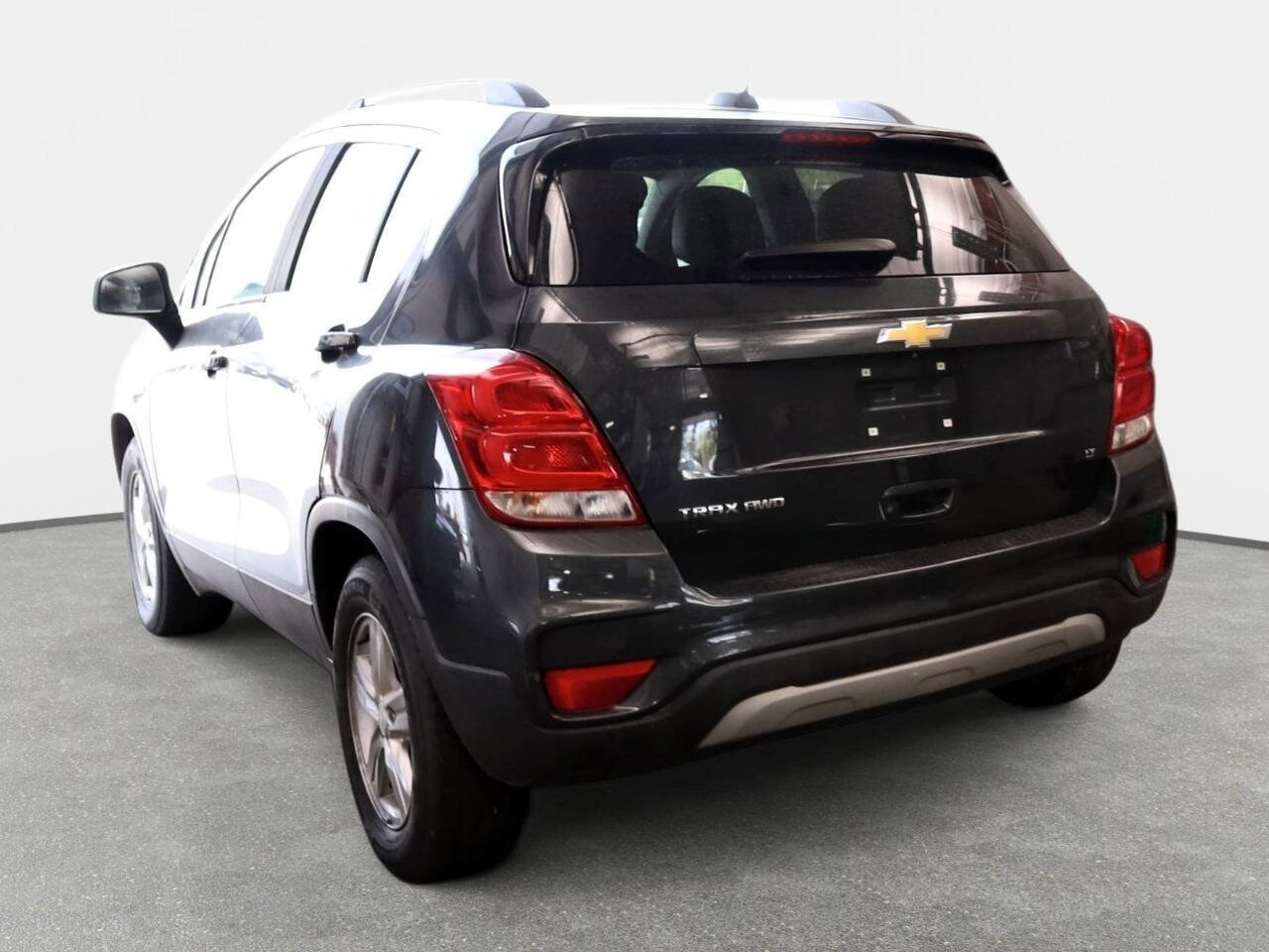 Used 2018 Chevrolet Trax LT w/ LT Convenience Package AWD/4WD image 2