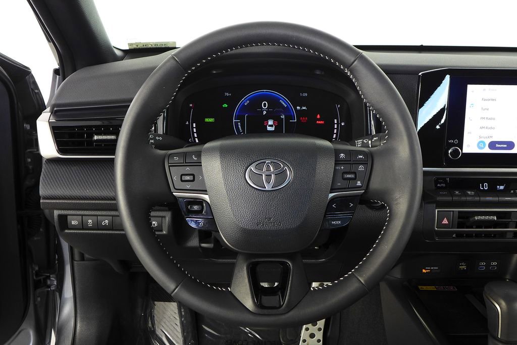 Used 2025 Toyota Camry SE w/ Convenience Package image 26