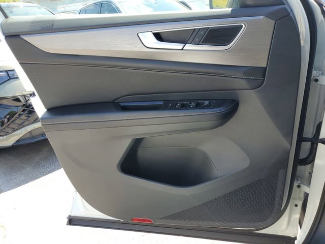 Certified 2025 Volkswagen Atlas Cross Sport SE image 29