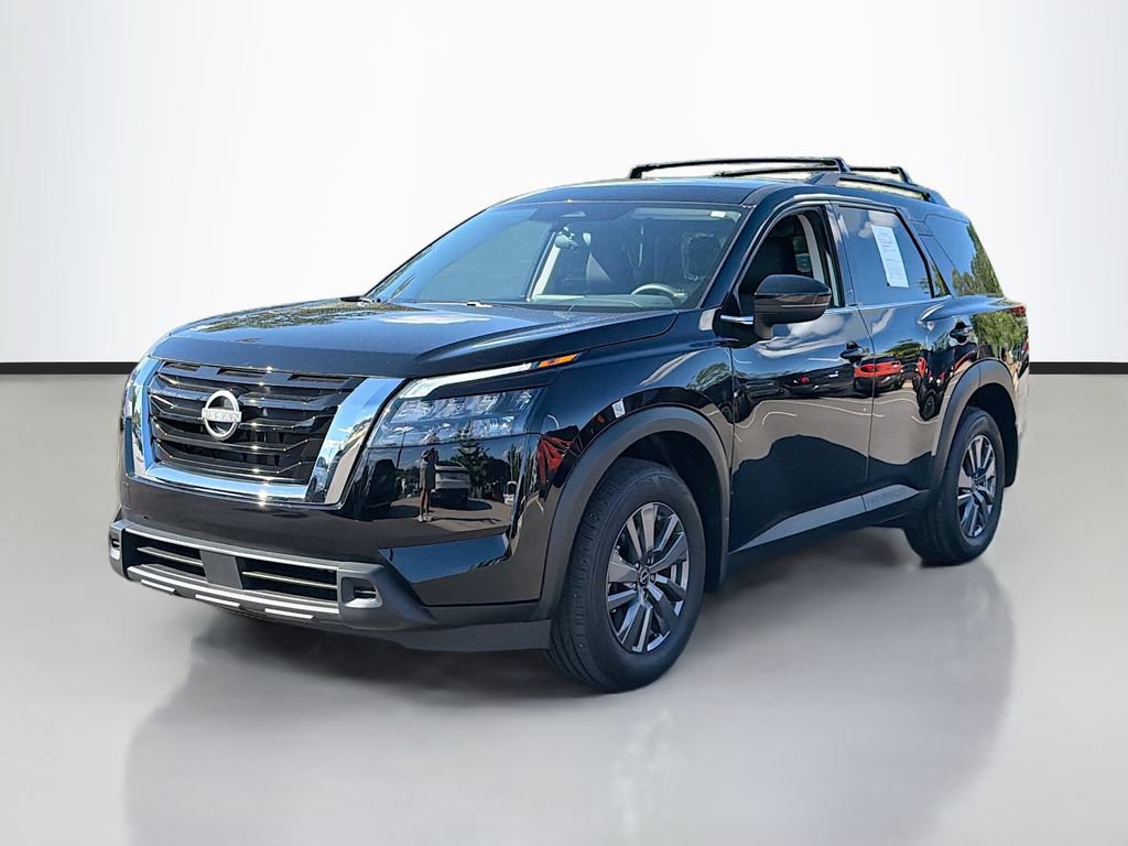 Used 2025 Nissan Pathfinder SV AWD/4WD image 2