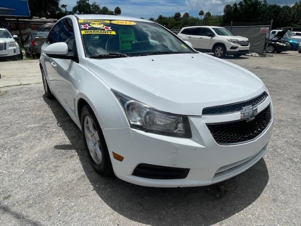 Used 2013 Chevrolet Cruze LT FWD image 1