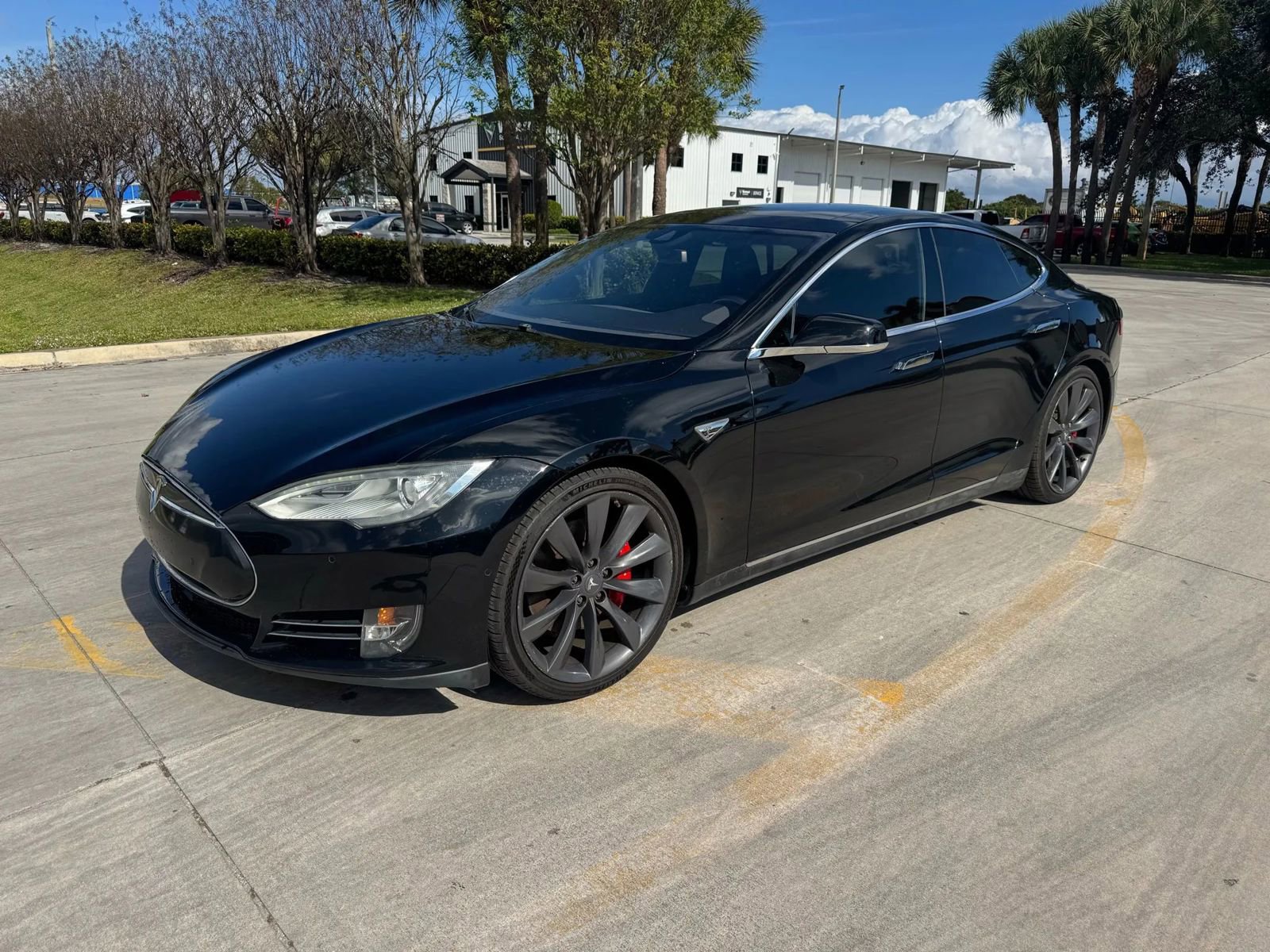 Used 2015 Tesla Model S 70D image 2