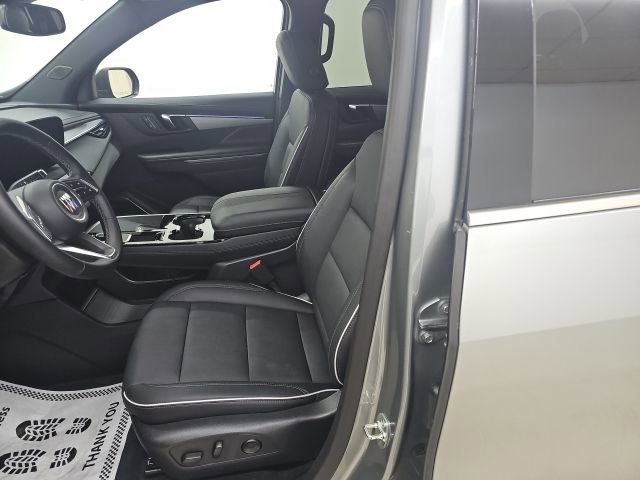 Used 2025 Buick Enclave Preferred image 2
