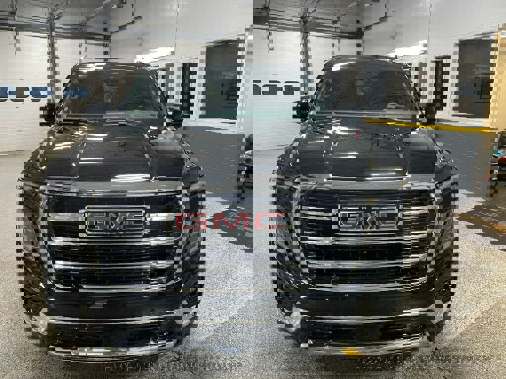 Used 2026 GMC Yukon Elevation image 3