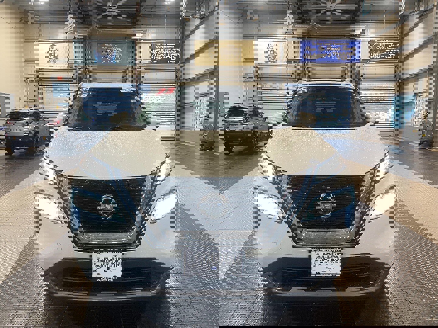 Used 2023 Nissan Rogue SL w/ SL Premium Package image 3