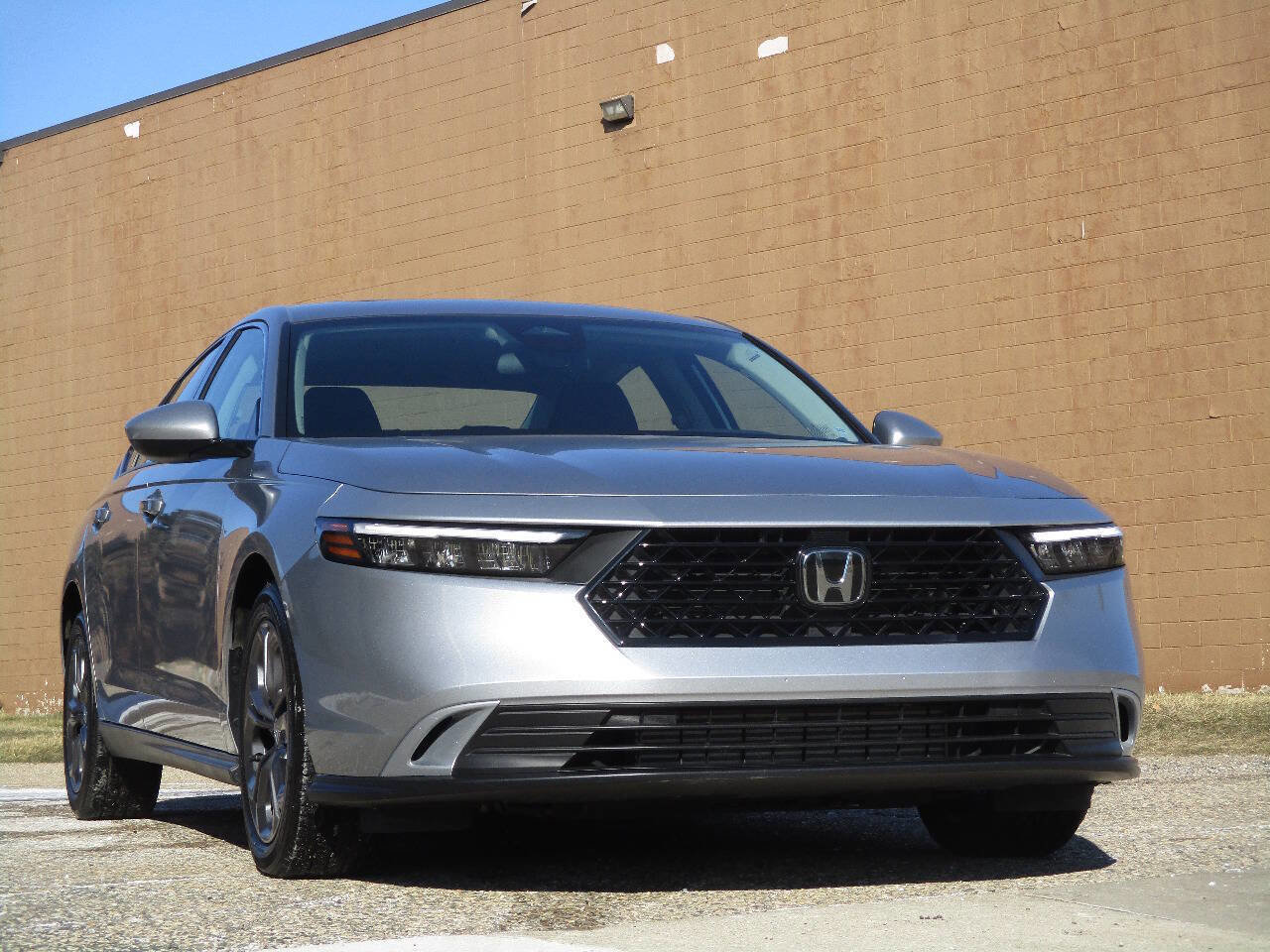 Used 2023 Honda Accord EX image 10