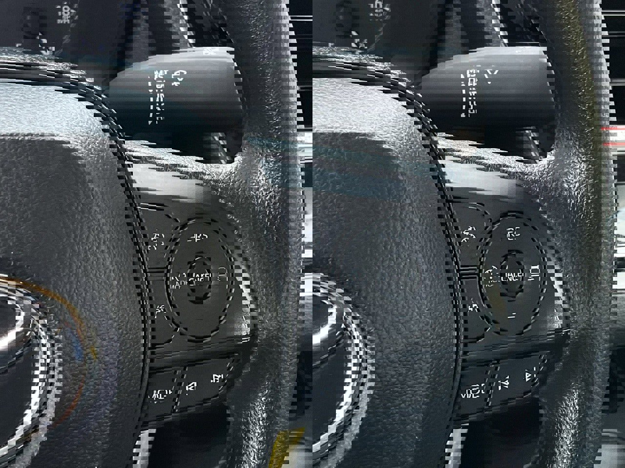 Used 2025 Toyota Corolla LE image 23