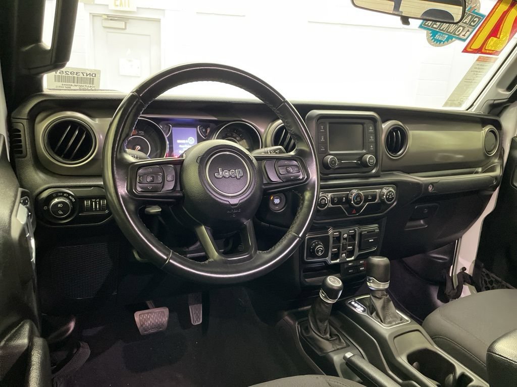 Certified 2021 Jeep Gladiator Sport AWD/4WD image 12