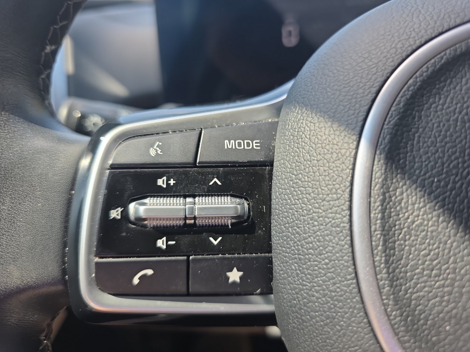 Certified 2024 Kia Sorento S FWD image 25