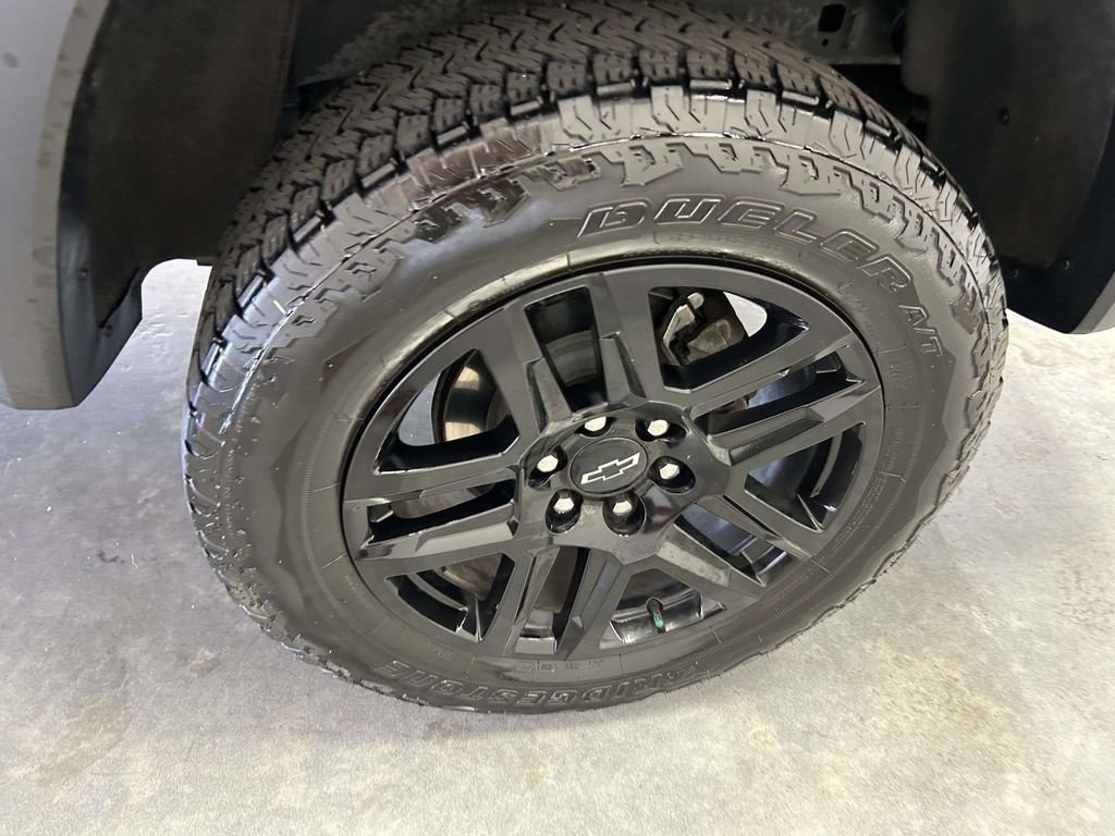Used 2025 Chevrolet Colorado Trail Boss AWD/4WD image 9