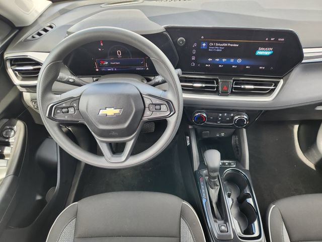 Used 2025 Chevrolet TrailBlazer LT AWD/4WD image 27