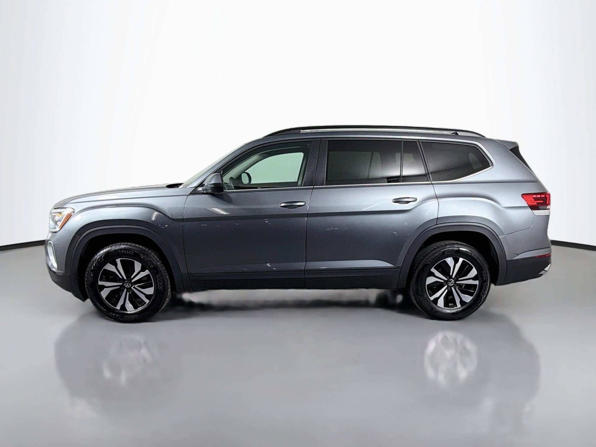 Certified 2024 Volkswagen Atlas SE FWD image 8