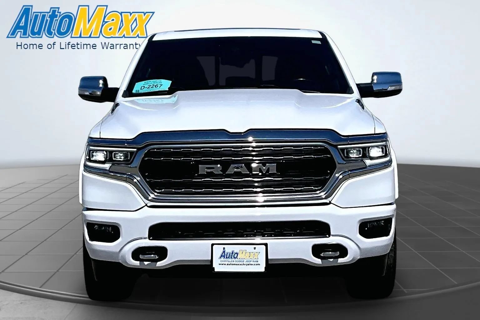 Used 2022 RAM 1500 Limited w/ Body Color Bumper Group AWD/4WD image 2