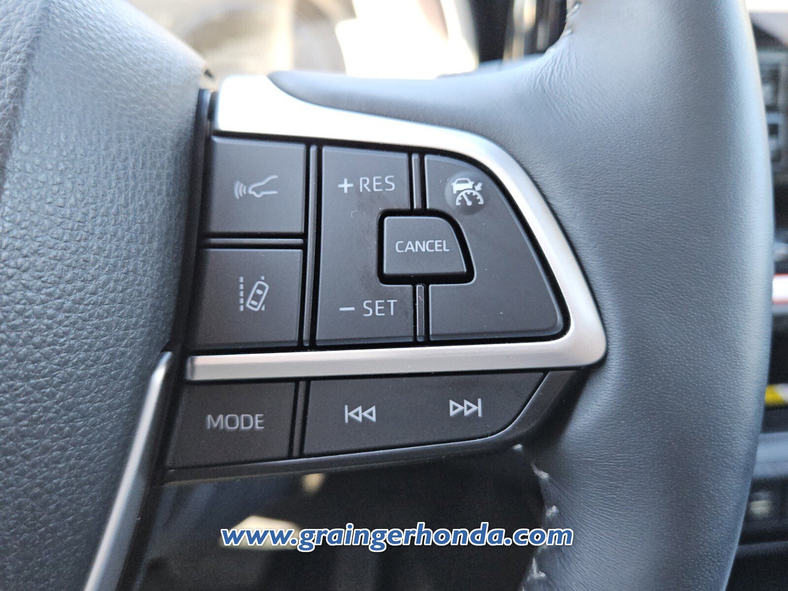 Used 2025 Toyota Highlander Limited image 20