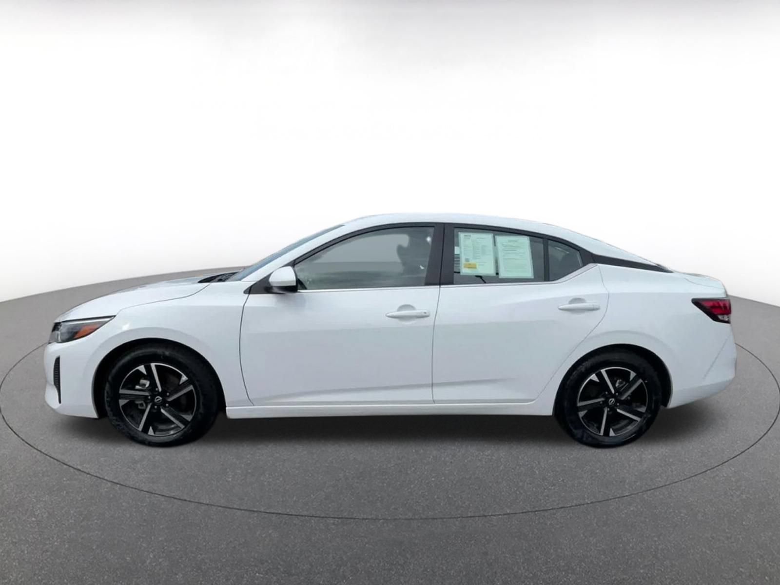 Used 2025 Nissan Sentra SV FWD image 8