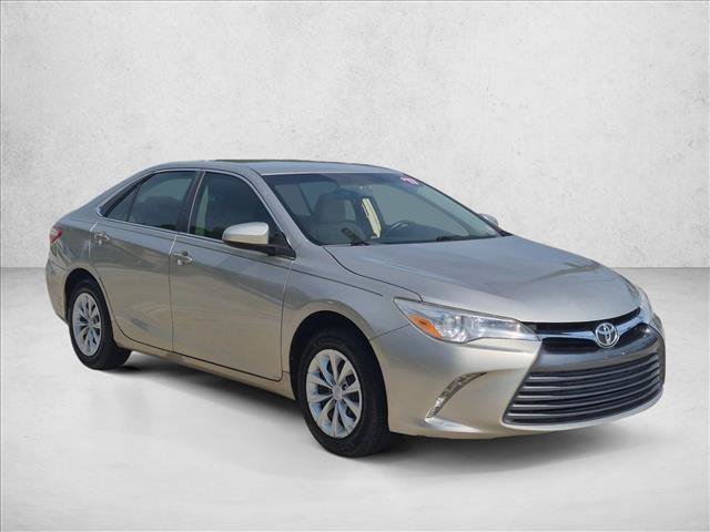 Used 2017 Toyota Camry LE FWD image 3