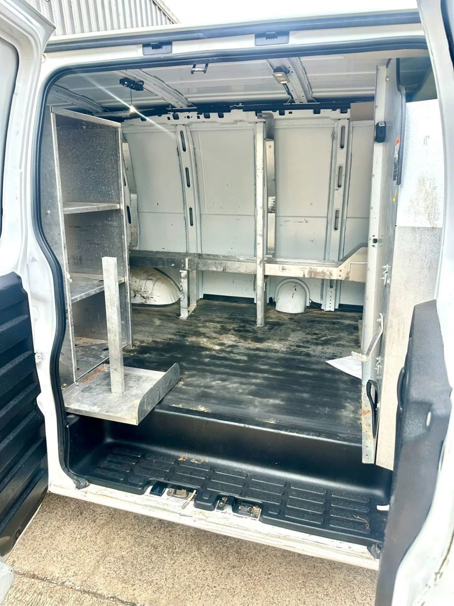 Used 2017 Chevrolet Express 2500 RWD image 26