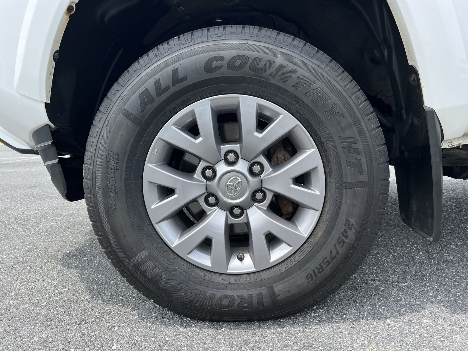 Used 2019 Toyota Tacoma SR5 AWD/4WD image 12