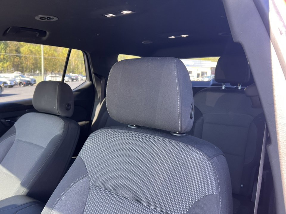 Used 2022 Chevrolet Traverse LT image 18