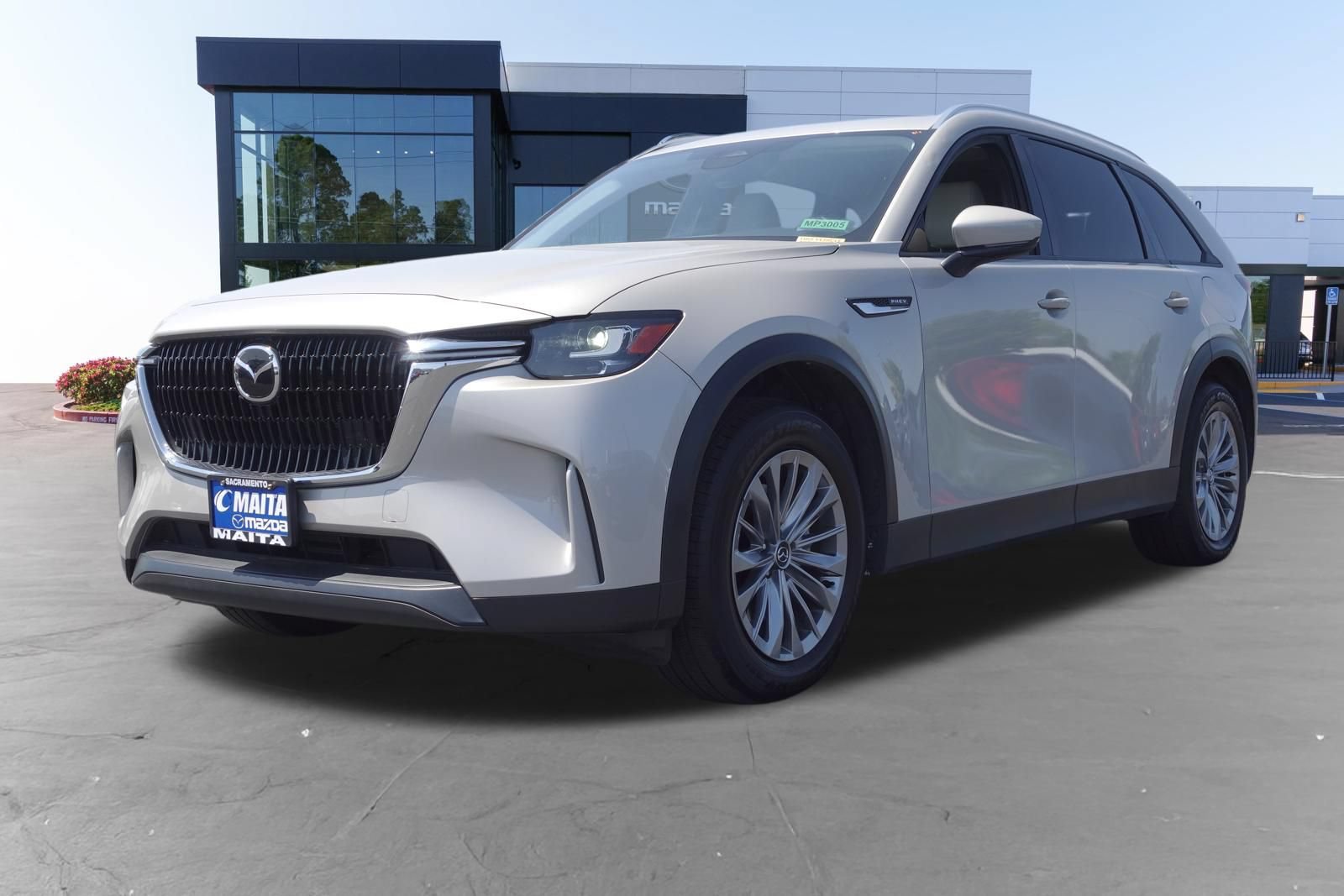 Certified 2024 MAZDA CX-90 Plug-In Hybrid w/ Preferred AWD/4WD image 9