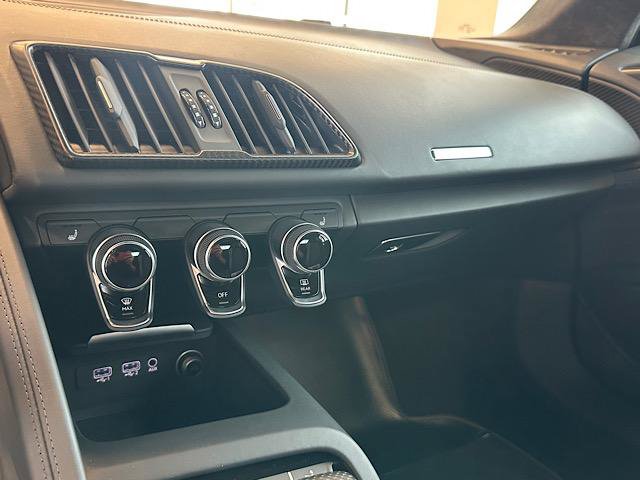 Used 2017 Audi R8 V10 AWD/4WD image 24