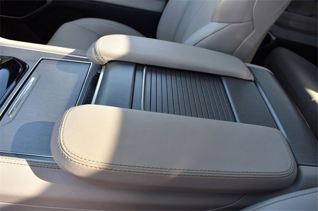 Used 2025 Jeep Wagoneer Series III w/ Premium Group I image 25