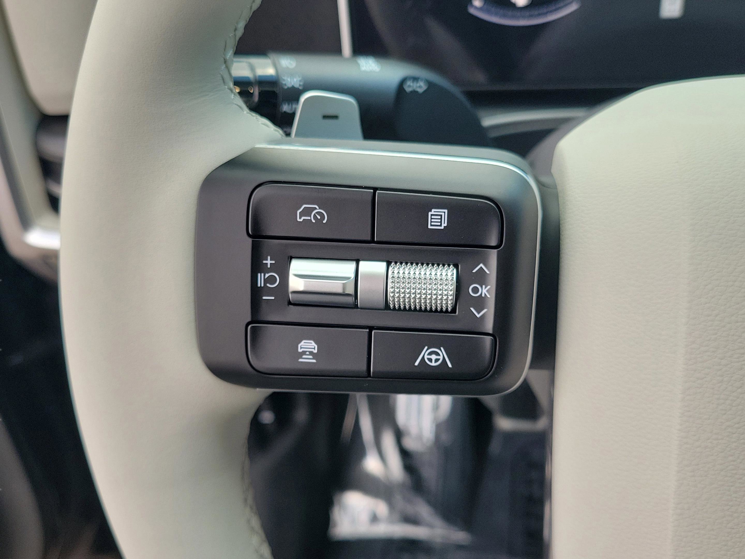 New 2026 Hyundai Santa Fe SE image 12