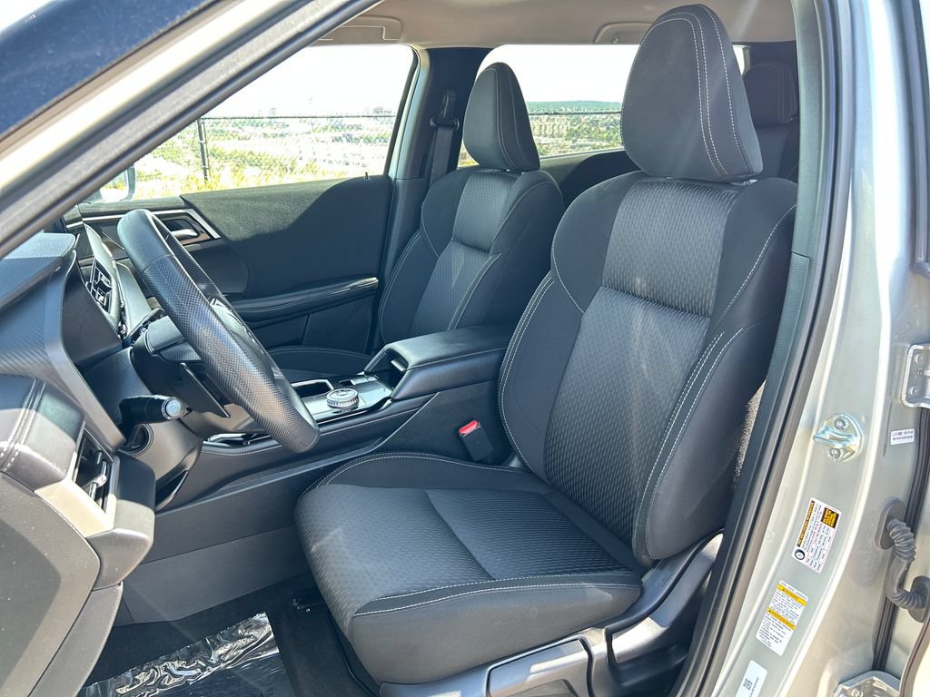 Used 2025 Mitsubishi Outlander ES AWD/4WD image 15