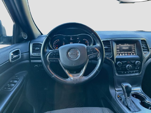 Used 2020 Jeep Grand Cherokee Laredo AWD/4WD image 11