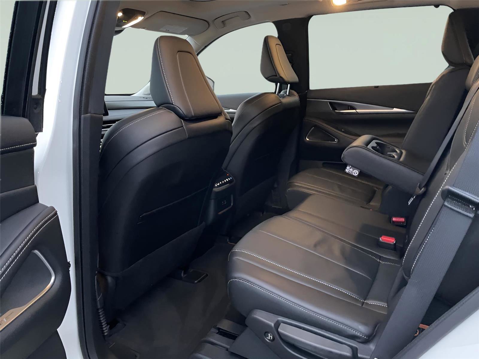 Used 2025 INFINITI QX60 Luxe w/ Lighting Package (N94) image 16