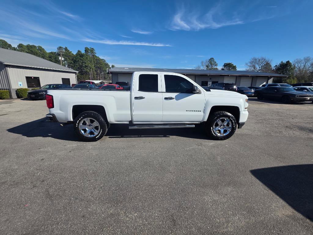Used 2017 Chevrolet Silverado 1500 Custom w/ Custom Convenience Package image 4