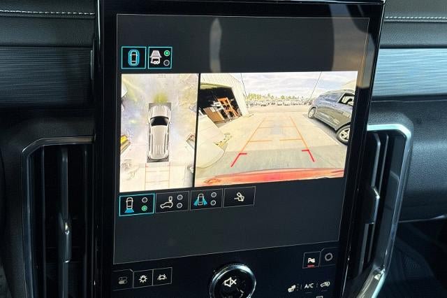 New 2026 GMC Acadia Elevation w/ Elevation Premium Package AWD/4WD image 24
