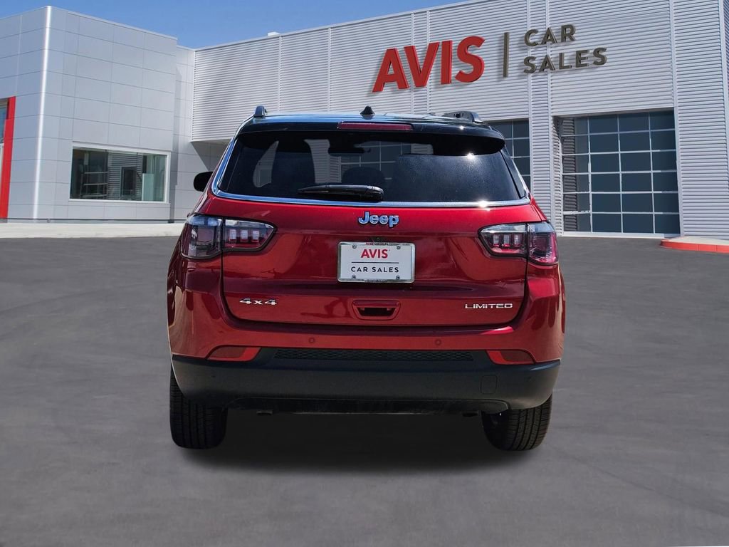 Used 2025 Jeep Compass Limited image 5