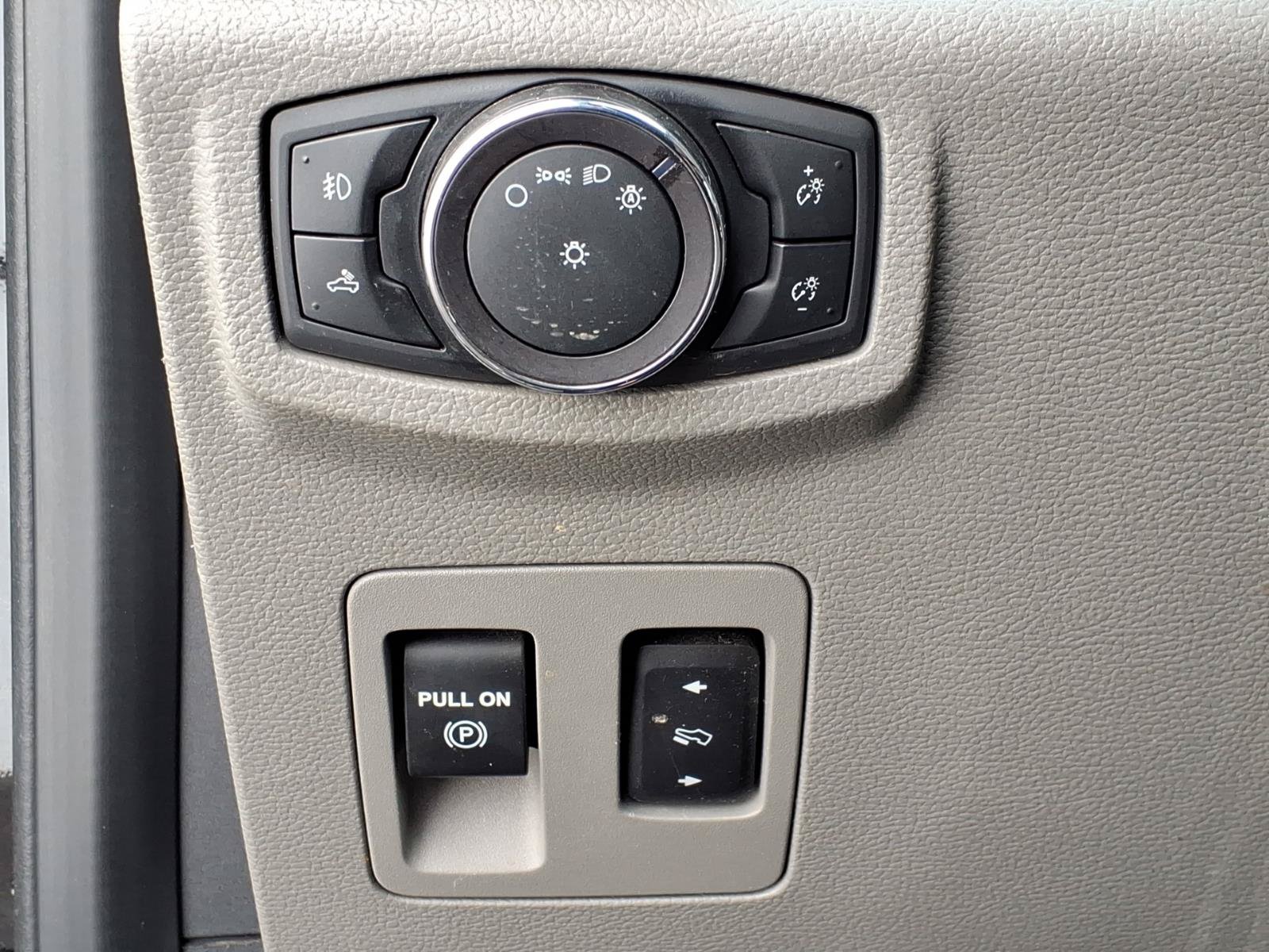 Used 2019 Ford F150 XLT w/ Equipment Group 302A Luxury AWD/4WD image 18