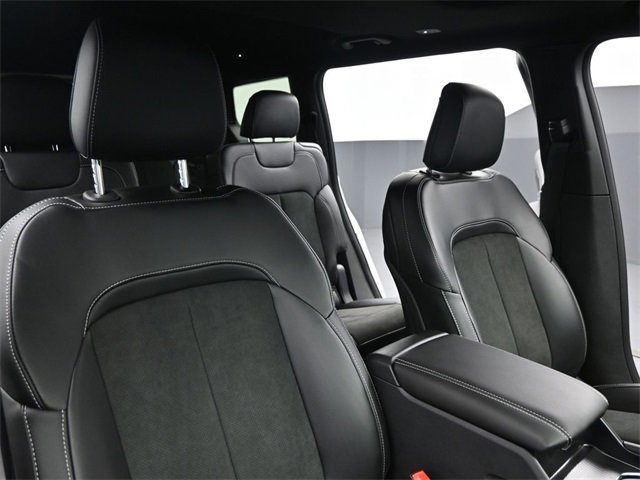 New 2025 Jeep Grand Cherokee L Altitude image 24