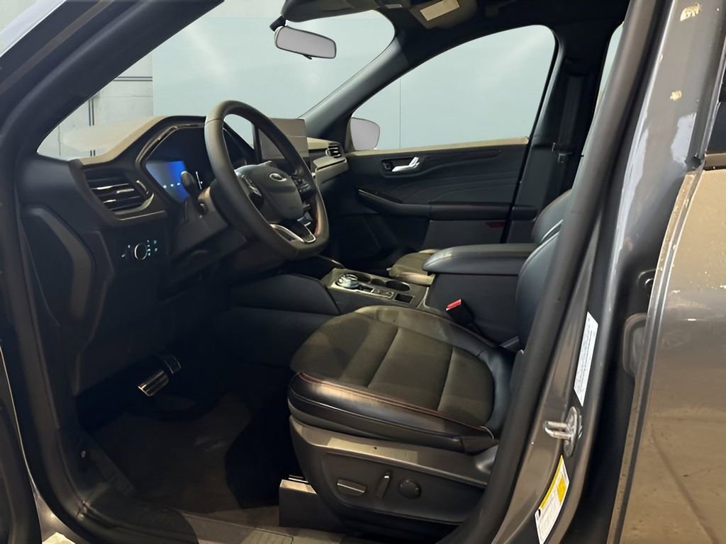 Used 2024 Ford Escape ST-Line w/ Tech Pack #1 image 11