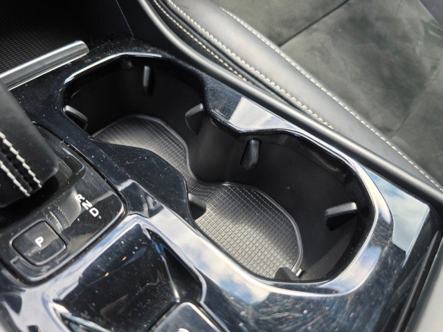 Used 2021 Volvo XC40 T5 R-Design image 33