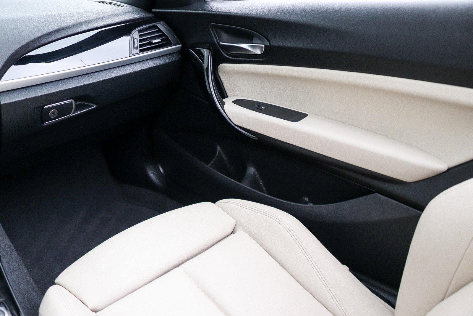 Used 2017 BMW 230i Convertible RWD image 25