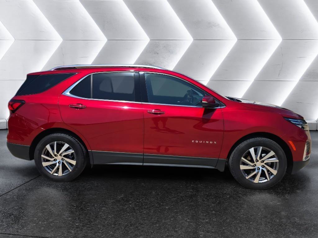 Used 2024 Chevrolet Equinox Premier FWD image 4