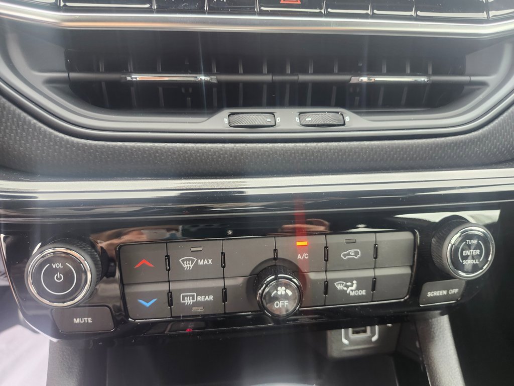 New 2026 Jeep Compass Latitude image 11