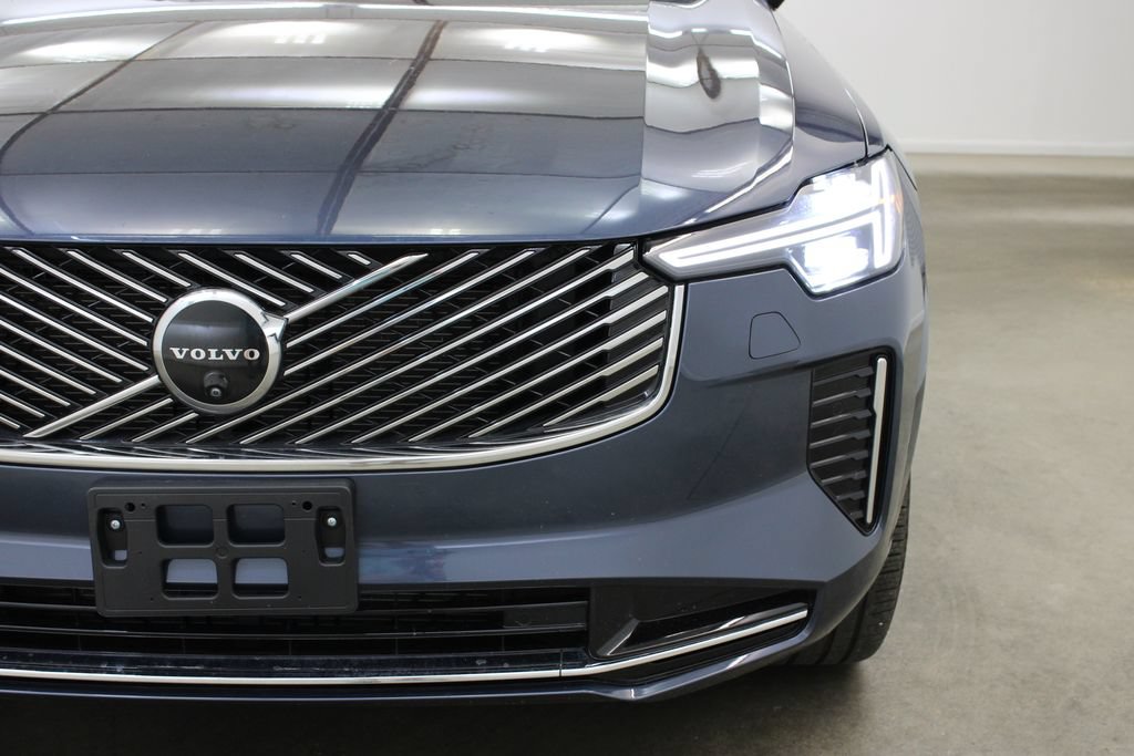 Certified 2025 Volvo XC90 B6 Plus AWD/4WD image 8