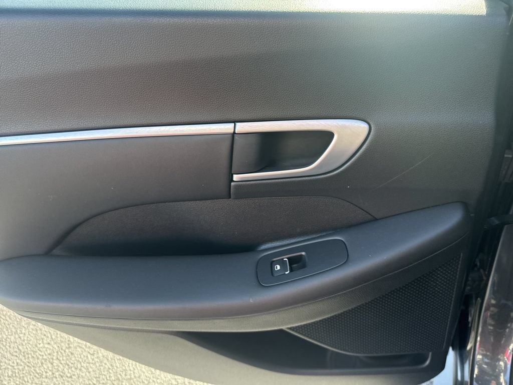 Used 2025 Hyundai Sonata SEL FWD image 21