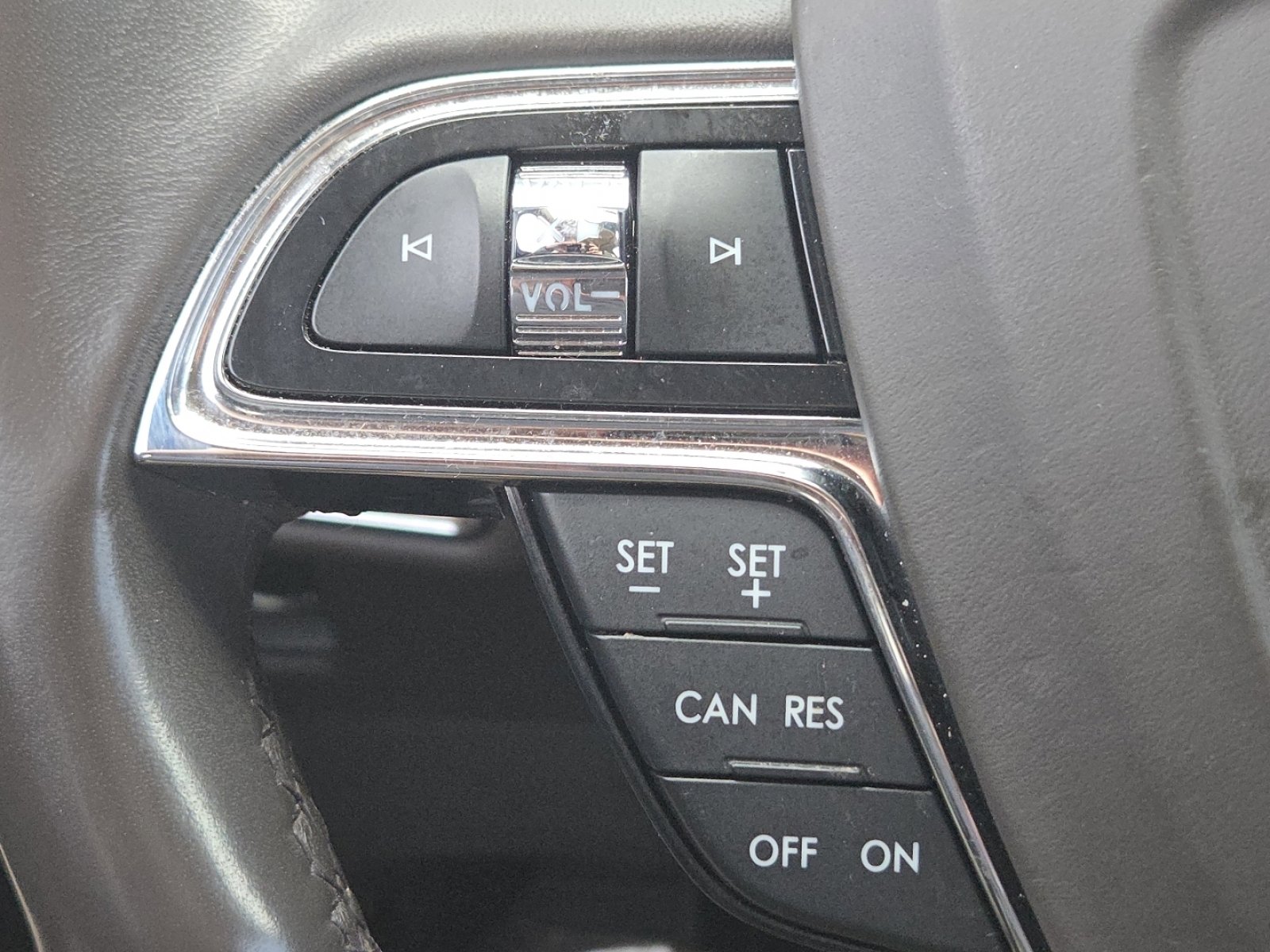 Used 2023 Lincoln Nautilus Reserve image 11