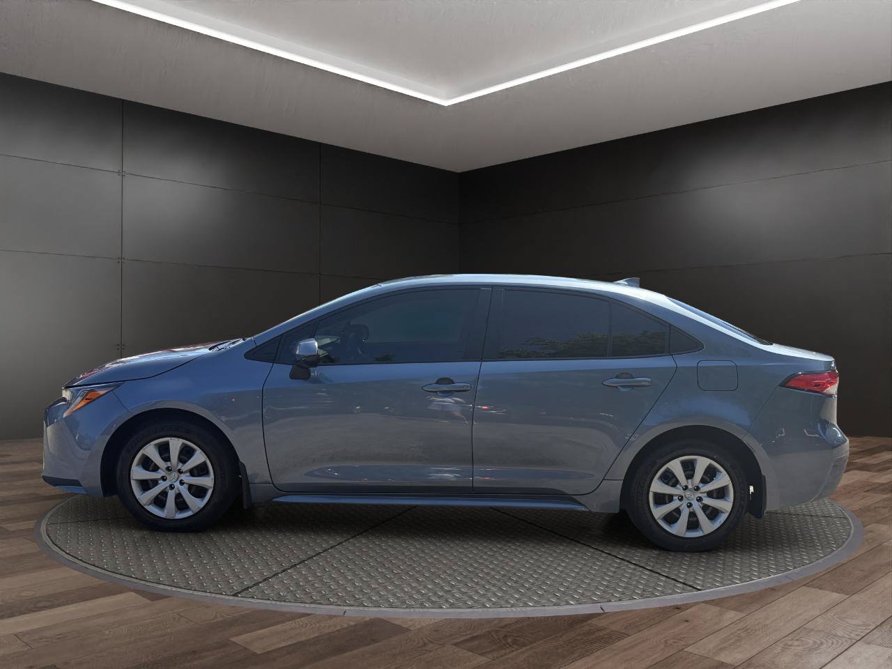 Used 2022 Toyota Corolla LE FWD image 5