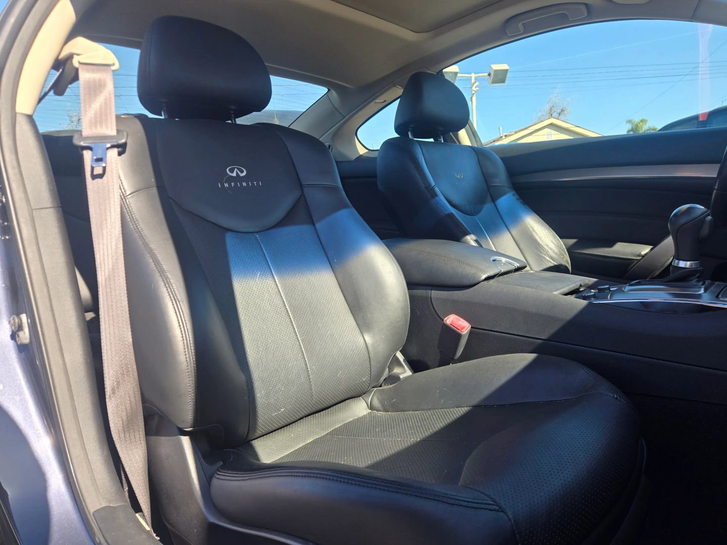 Used 2010 INFINITI G37 Journey w/ Premium Pkg image 15