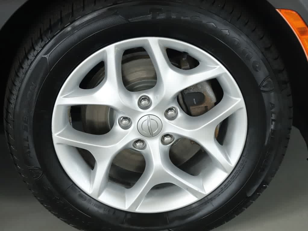 Used 2017 Chrysler Pacifica Touring-L Plus w/ Tire & Wheel Group FWD image 10