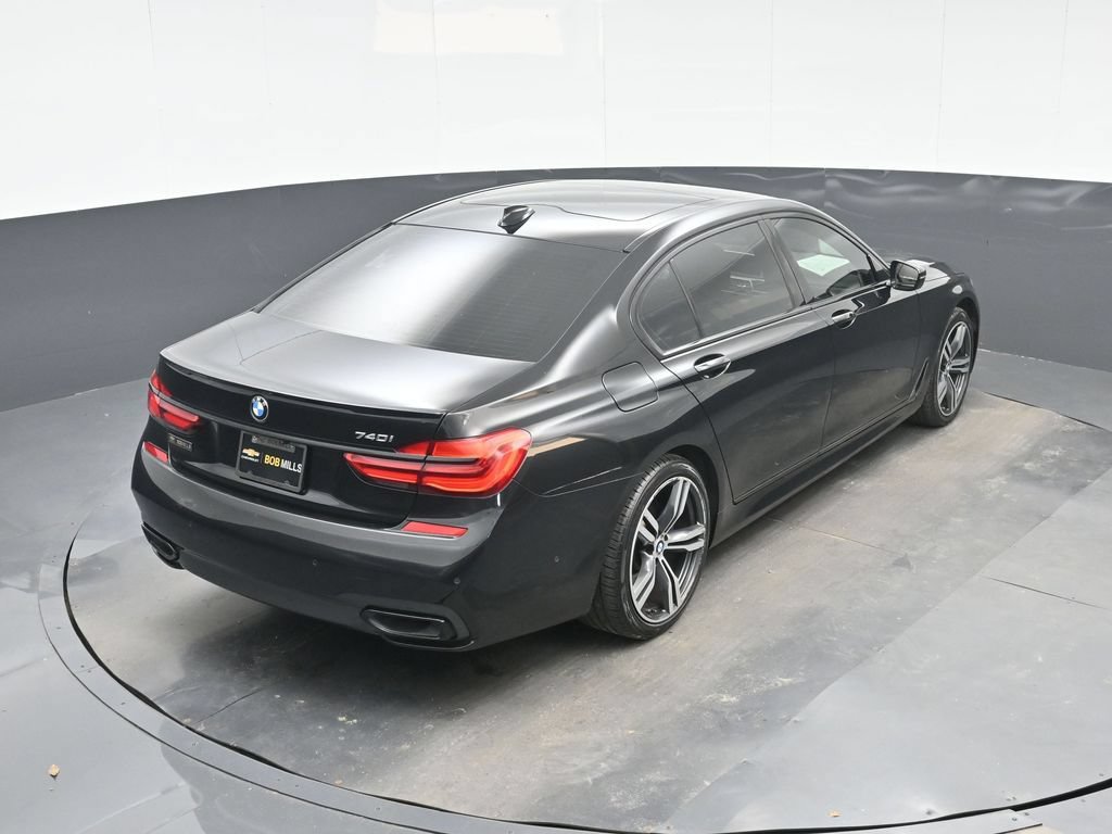 Used 2019 BMW 740i w/ M Sport Package RWD image 21
