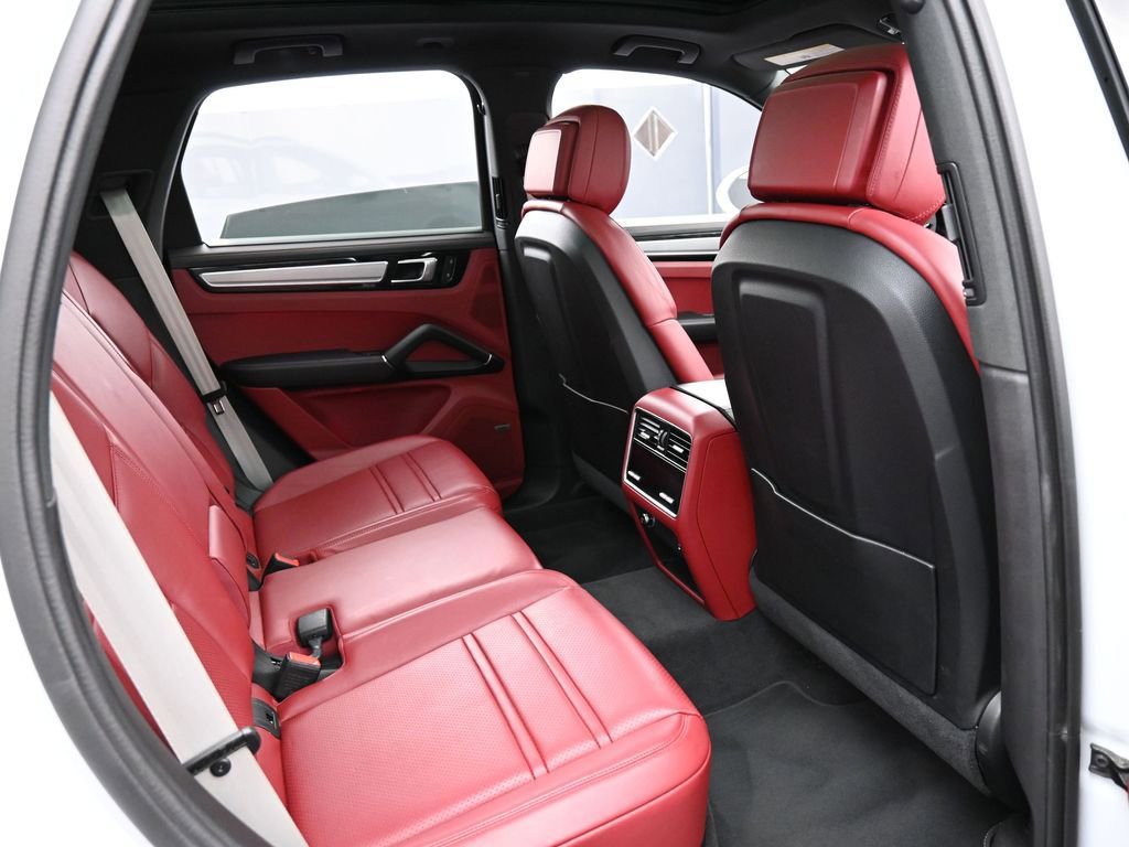 Certified 2023 Porsche Cayenne S Platinum image 28