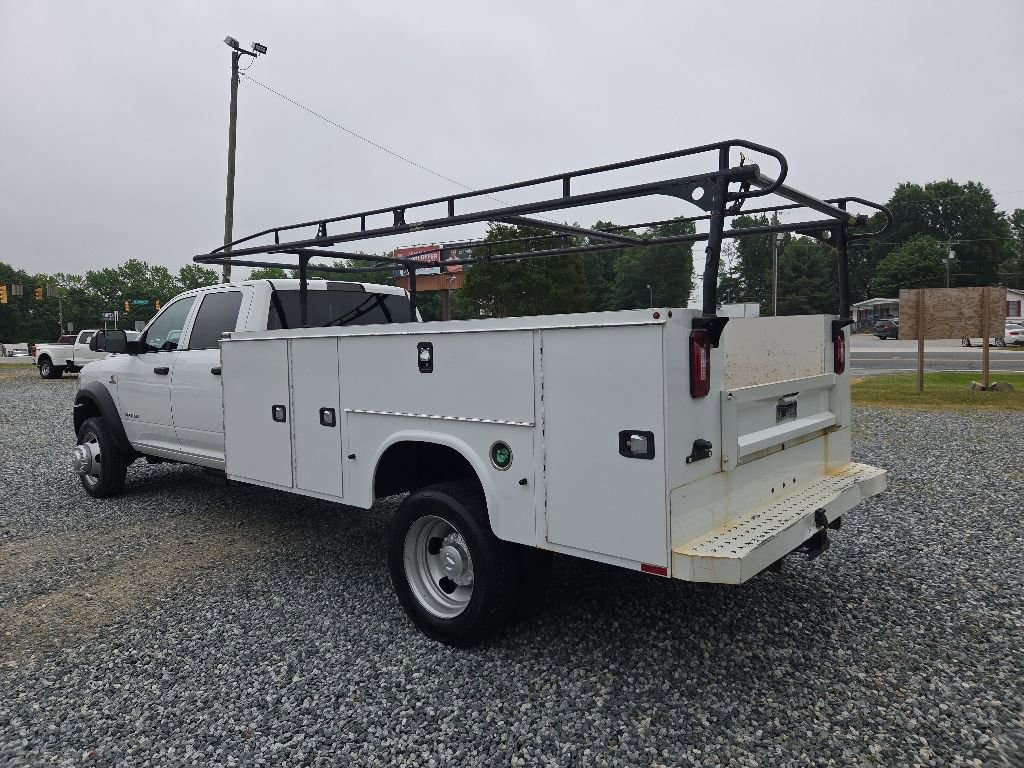 Used 2022 RAM 5500 Tradesman w/ Chrome Appearance Group AWD/4WD image 3