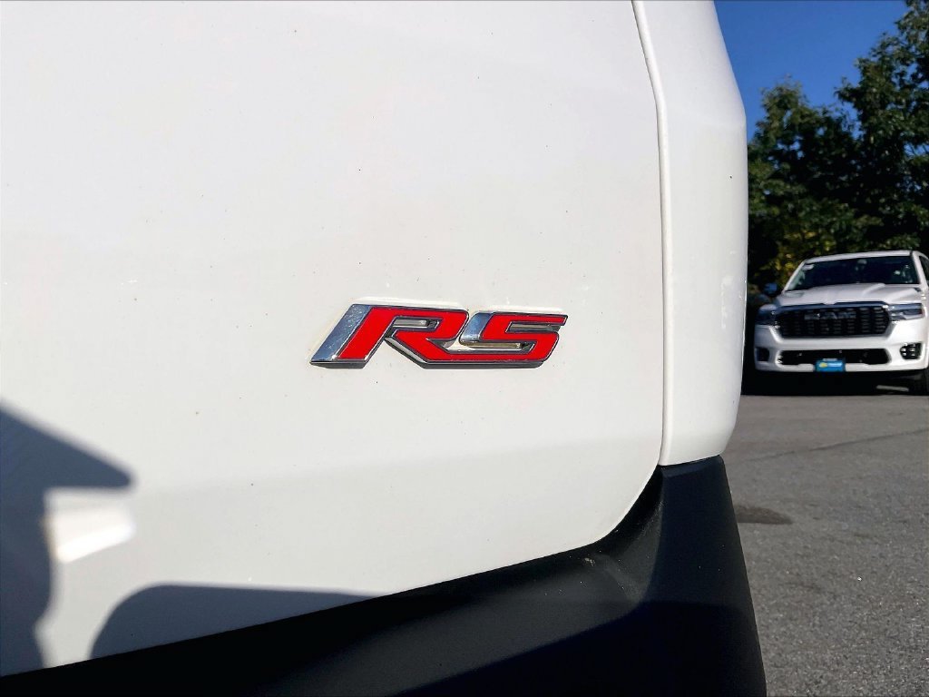 Used 2023 Chevrolet Traverse RS w/ LPO, Floor Liner Package AWD/4WD image 28